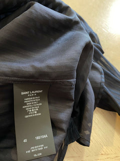 Neu mit Etikett: 1090 $ Saint Laurent Herrenhemd aus Seide/Baumwolle, Marineblau, Größe 40/15 3/4, Italien