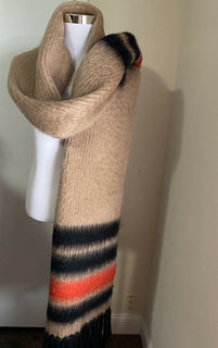 New Burberry Women Scarf Graphic Stripe Knit Color Warm Camel Italy