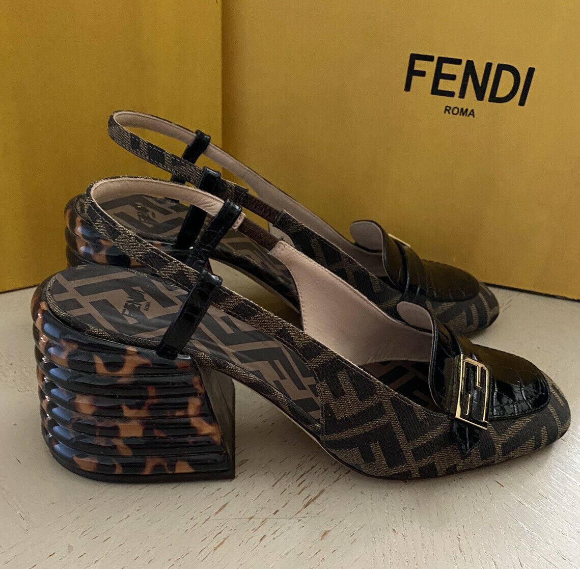 950 $ Fendi Damen Leder/Canvas FF Monogram Sandale Braun 9 US/39 Eu