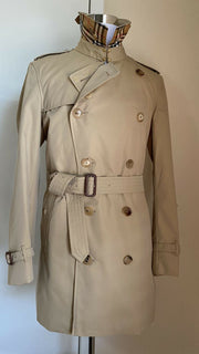 Neuer mittellanger Burberry Chelsea-Trenchmantel für Herren im Wert von 1990, Honig, 44 US/54 EU, England
