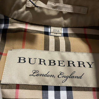 Neuer mittellanger Burberry Chelsea-Trenchmantel für Herren im Wert von 1990, Honig, 44 US/54 EU, England