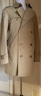 Neuer mittellanger Burberry Chelsea-Trenchmantel für Herren im Wert von 1990, Honig, 44 US/54 EU, England
