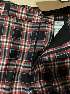 NWT $550 Burberry Men’s Short pants Black/Red Size 36 US ( 52 Eu )