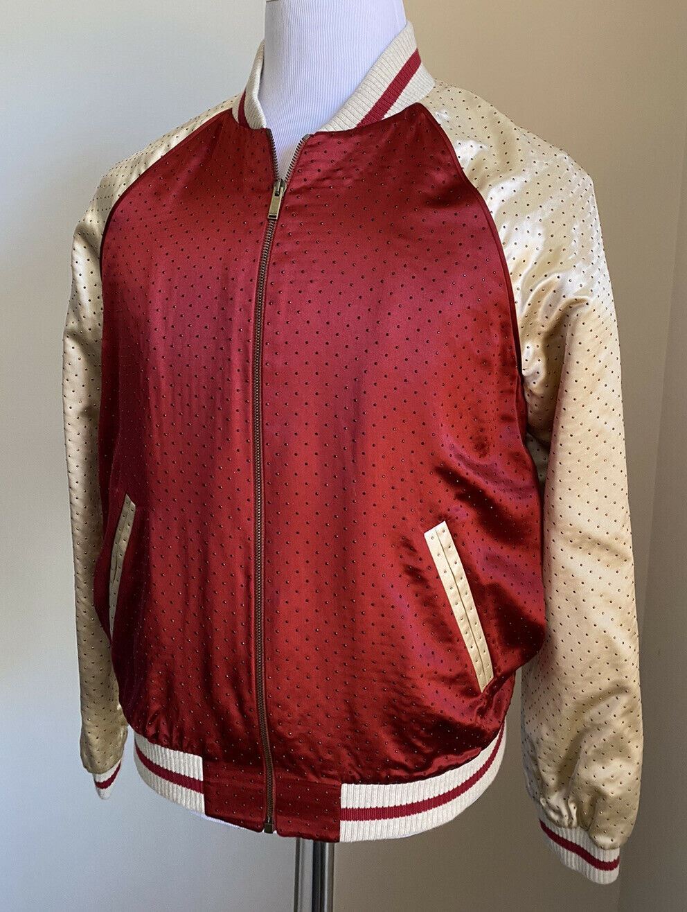 Новая куртка Saint Laurent Versity за 3990 долларов, красное/кремовое 42 США/52 ЕС Италия