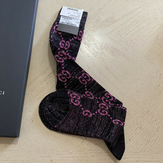 Neu mit Etikett: Gucci GG-Monogramm-Socken, Schwarz/Rot, Größe M, Italien