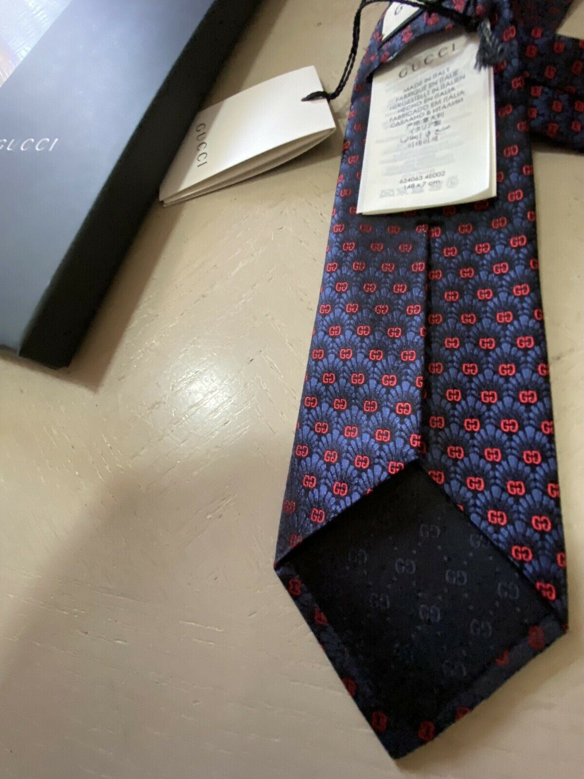 Новый мужской галстук Gucci Monogram Neck Blue/Red от Gucci, сделанный в Италии