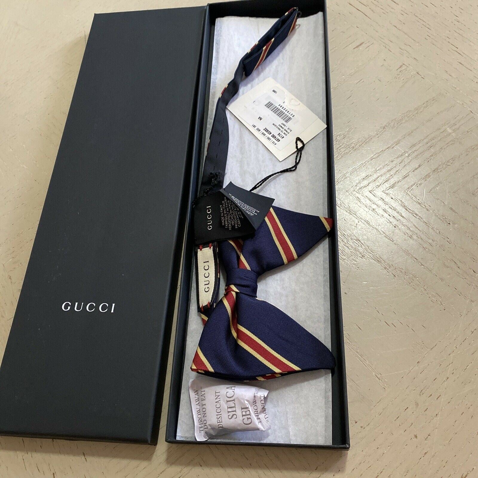 Новый галстук-бабочка Gucci синего/красного цвета, сделанный в Италии