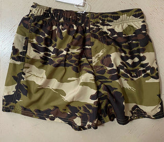 Neu mit Etikett: 485 $ Givenchy bedruckte Herren-Badeshorts in hellem Kaki, Größe L