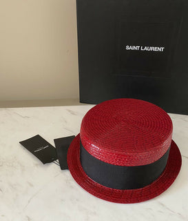Neu mit Etikett: Saint Laurent kleiner Bootsfahrerhut in mattem Strohrot, S Italien