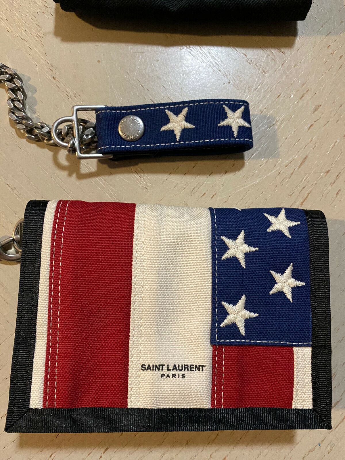 Neue Saint Laurent BUFFALO Chain Geldbörse aus Canvas mit amerikanischer Flagge 556469