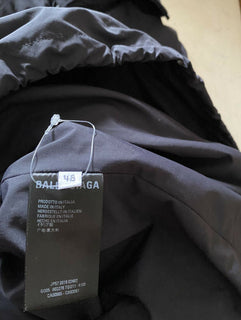 Neue übergroße Herren-Trainingsjacke mit doppelten Ärmeln und Reißverschluss von Balenciaga im Wert von 1.590 US-Dollar, 38 US/48E