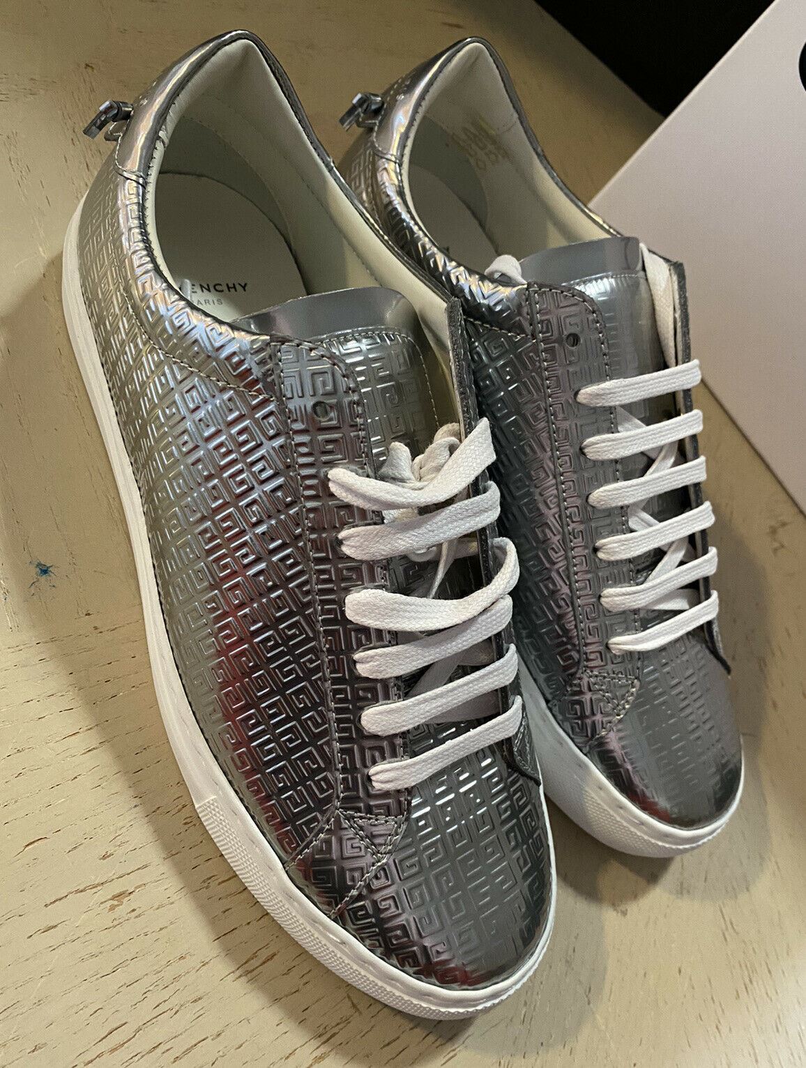 NIB $750 Givenchy Women Leather Sneakers Silver 7.5 US/37.5 Eu