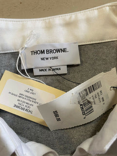 Neu mit Etikett: 560 $ Thom Browne Kurzarm-Rugby-Poloshirt aus Baumwolle Weiß/Grau 2 (M)