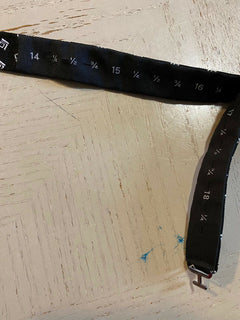Neue biometrische Fliege aus Jacquard-Seide von Ralph Lauren Purple Label für 195 $ in Schwarz aus Italien