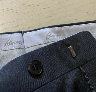 Neu mit Etikett: 995 $ Brioni Herrenanzughose DK Grau 40 US (58 Euro) Italien