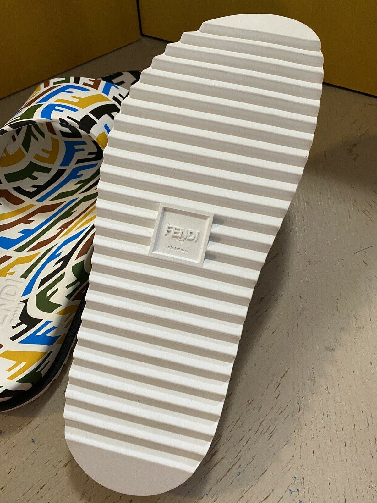 NIB $620 Fendi Mens FF Vertigo Slide Sandal Shoes Multicolor 11 US/44 Eu Italy