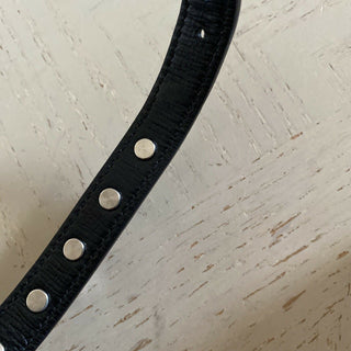 Neu mit Etikett: Gucci-Lederarmband mit Nietenmotiv in Schwarz – Spike