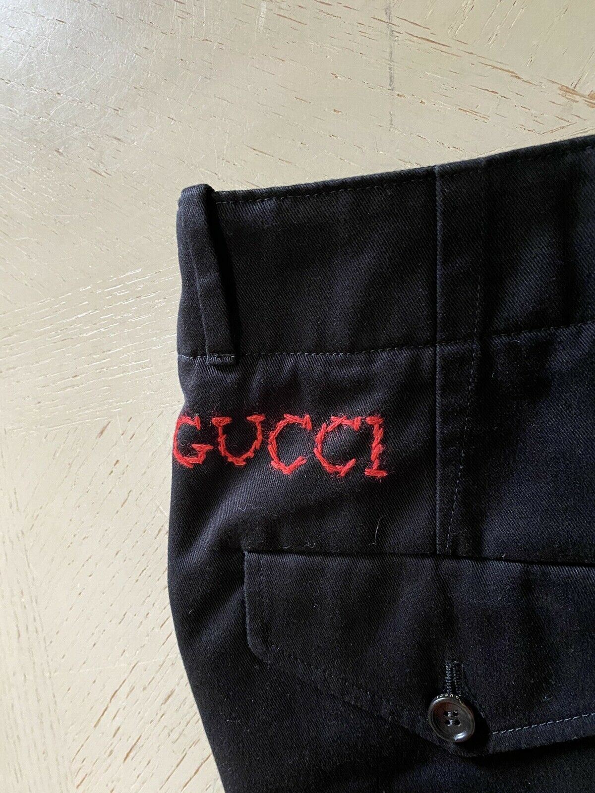 Neu mit Etikett: Gucci Herren-Kurzhose aus Militär-Baumwolle, Schwarz, Größe 32, US-Italien