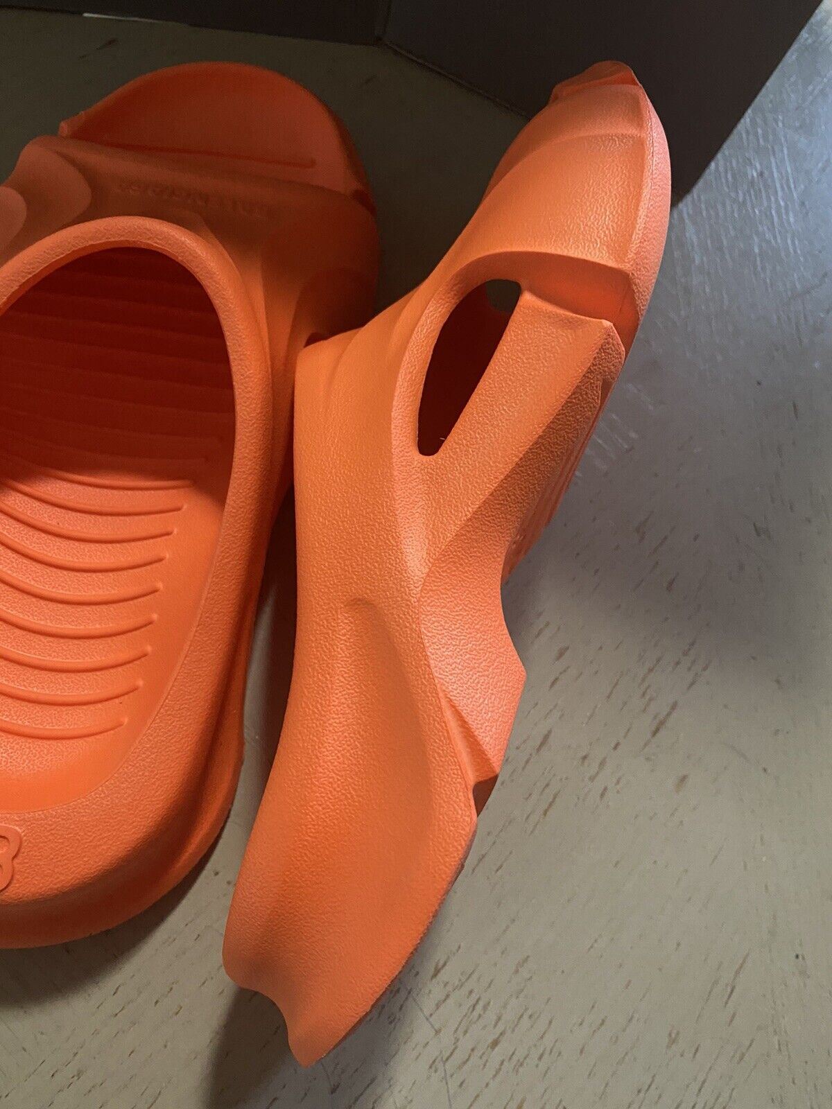 NIB $350 Balenciaga Women Mold Slide Sandals Shoes Orange Size 8 US