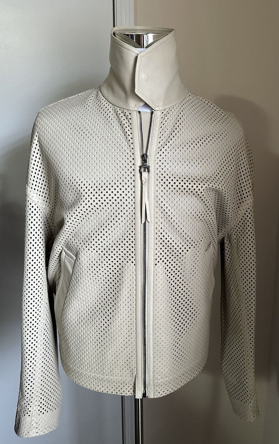 Новая мужская кожаная куртка Salvatore Ferragamo за 4100 долларов, светло-серая чайка 42 US/52 E