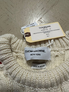 Neu mit Etikett: Thom Browne Herren-Pullover aus Merinowolle mit Zopfmuster, Weiß, Größe S (1), Irland