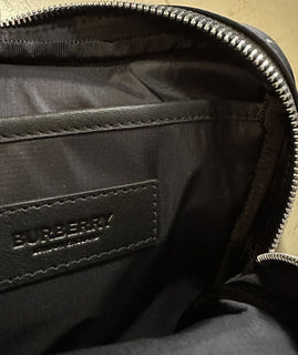 Neue 910 $ Burberry Herren-Umhängetasche aus Nylon mit Logo-Print in Schwarz, Italien