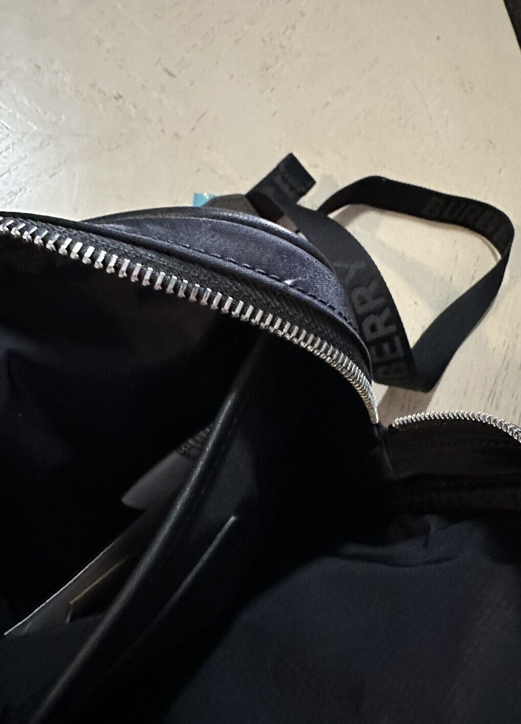 Новая мужская нейлоновая сумка через плечо Burberry с логотипом за 910 долларов, черная, Италия