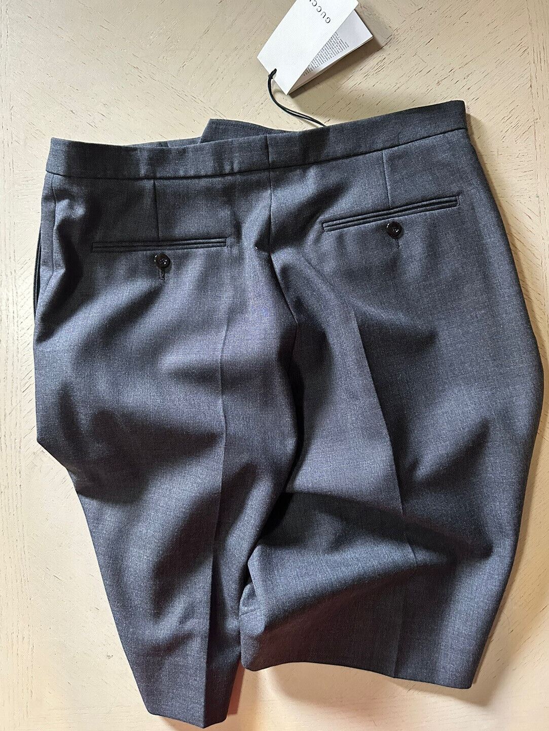 Neu mit Etikett: 780 $ Gucci Herren-Hose „Klassische Grisaille-Shorts“, MD-Grau, 32 US/48 Eu