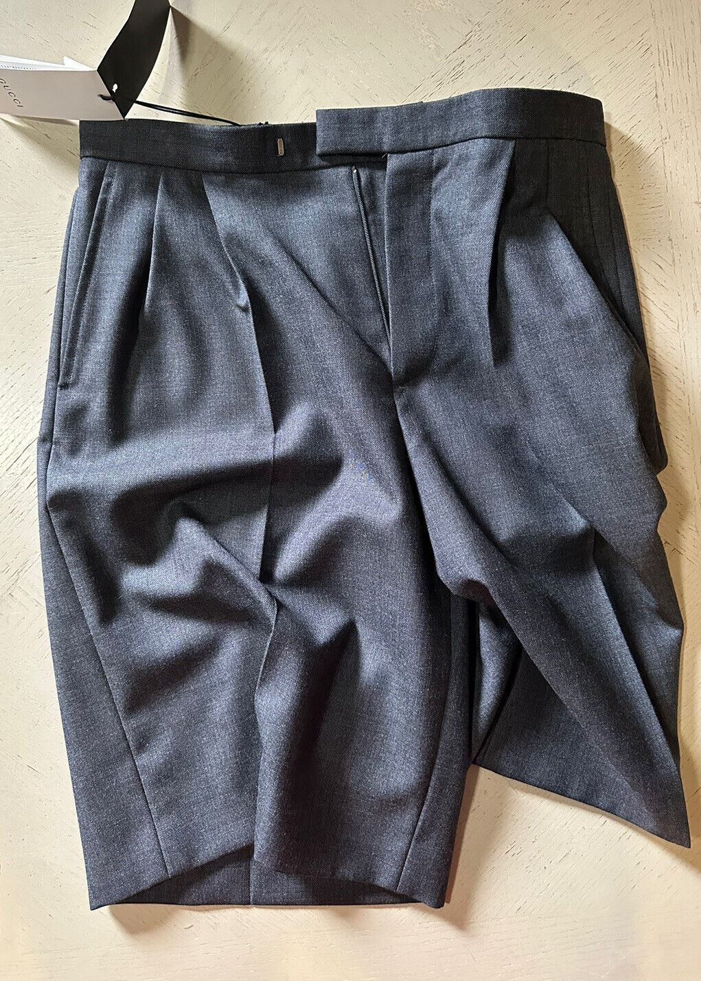 Neu mit Etikett: 780 $ Gucci Herren-Hose „Klassische Grisaille-Shorts“, MD-Grau, 32 US/48 Eu