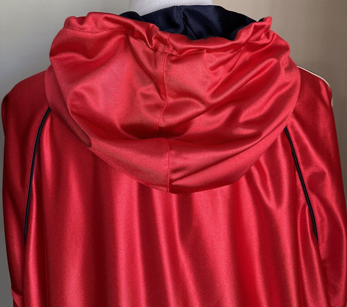 Neu mit Etikett: 1550 $ Gucci Herren-Trainingsjacke aus technischem Polyester, rot, Größe XXL
