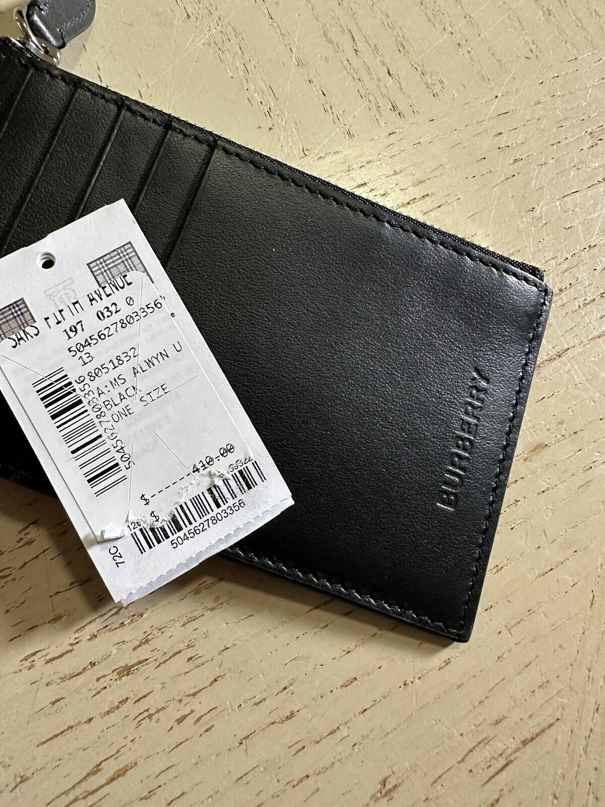 Новый кожаный чехол для визиток с принтом слогана Burberry за 410 долларов, черный, Италия