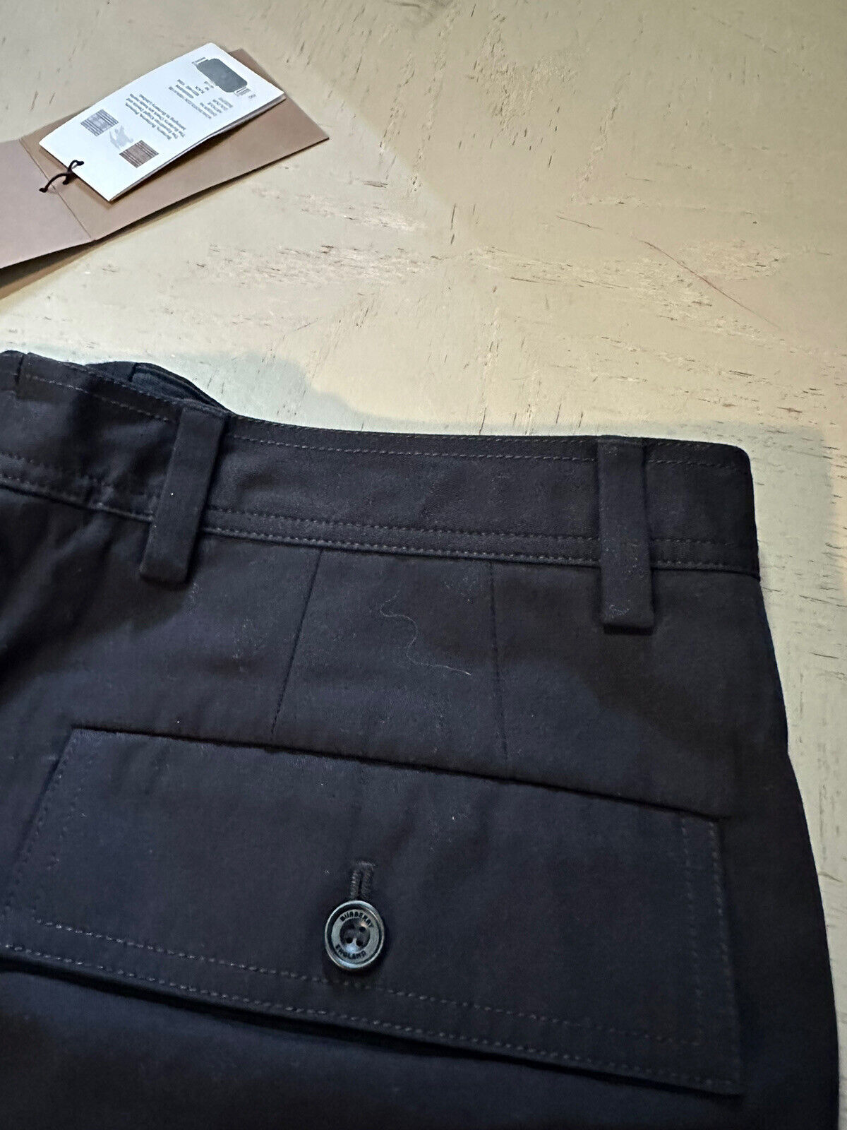 Neu mit Etikett: Burberry Herren-Shorts aus plissiertem Twill, Schwarz, Größe 50, Eu