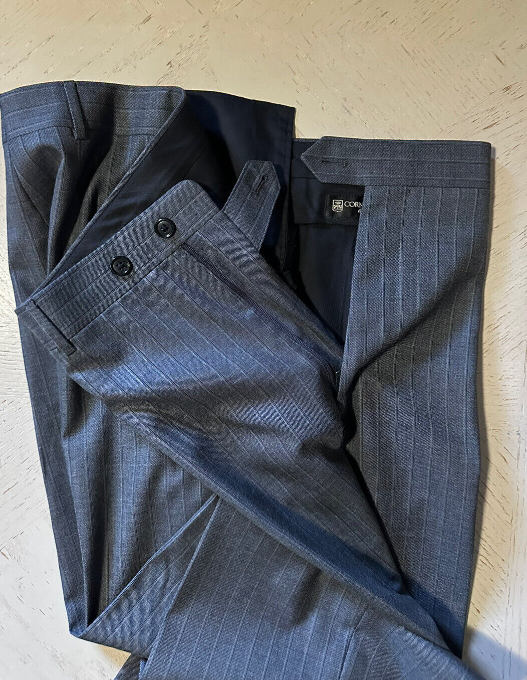 Neu $2650 Corneliani Herrenanzug Grau gestreift 44R US/56R Eu Italien