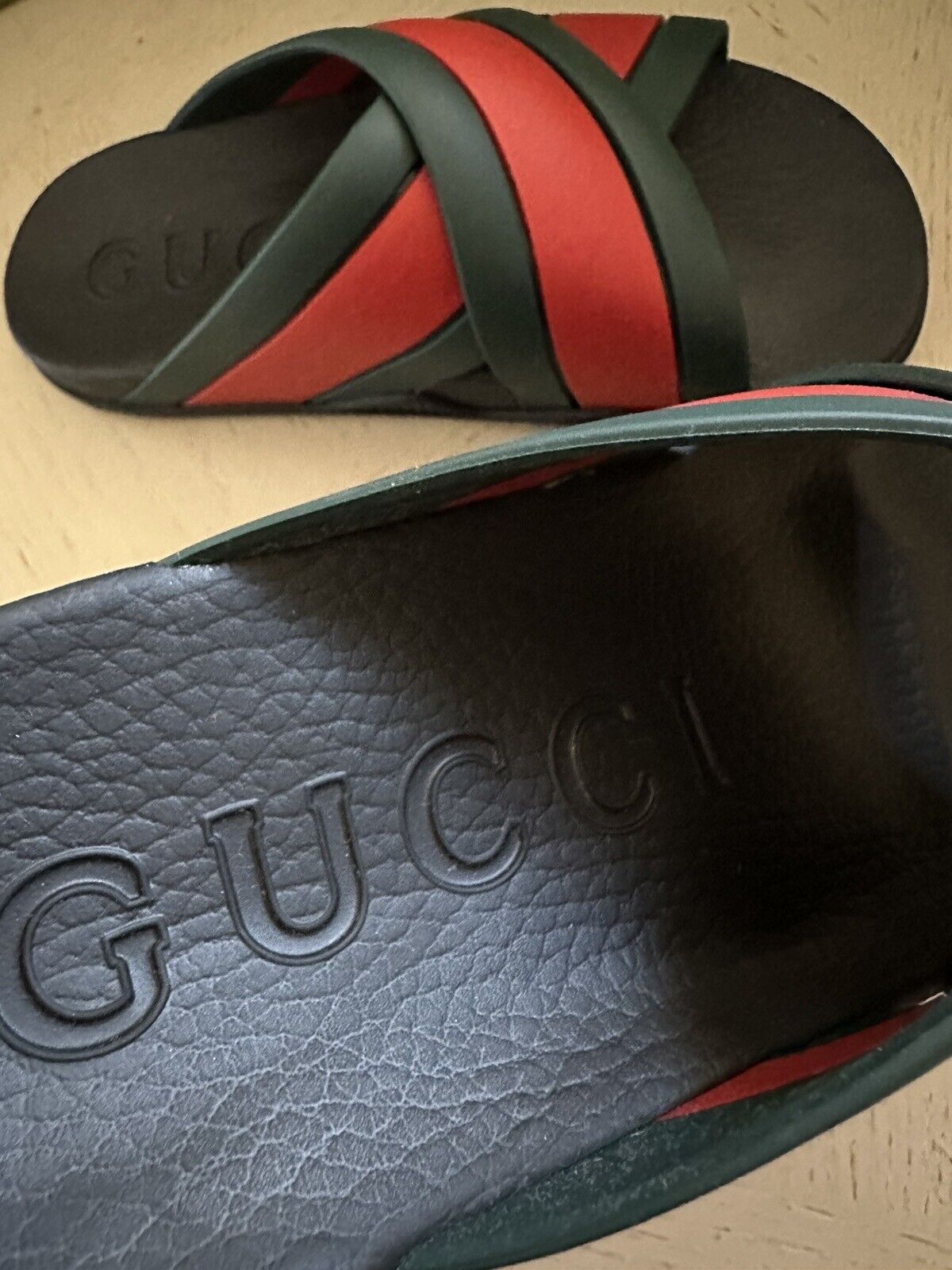 NIB  Gucci Women’s Sandal Shoes Red/Green 8 US ( 38 Eu ) 627820