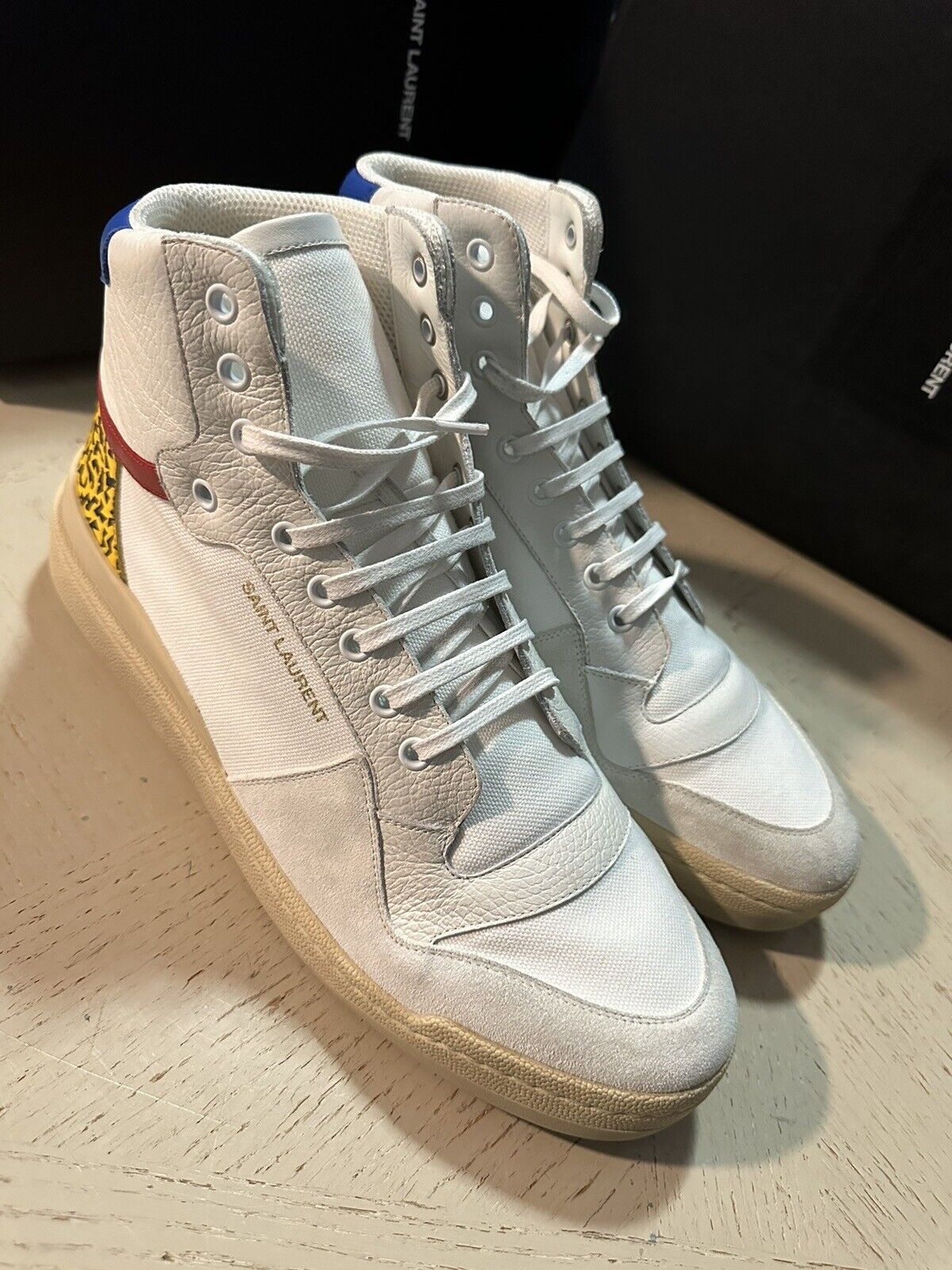 NIB $ 775 Saint Laurent Herren Mid Top Sneakers Schuhe Weiß/Blau/Creme 9,5 US/42,5 E