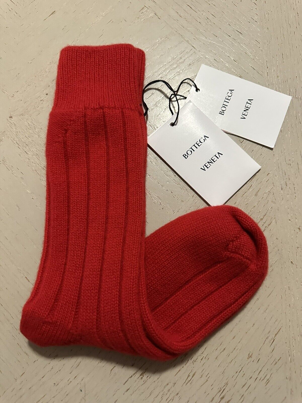 СЗТ $390 Bottega Veneta Кашемировые носки в рубчик Цвет Красный Размер S Италия