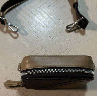 Новая мини-сумочка на молнии Fendi из кожи/холщовой ткани, коричневая, Италия, за 920 долларов