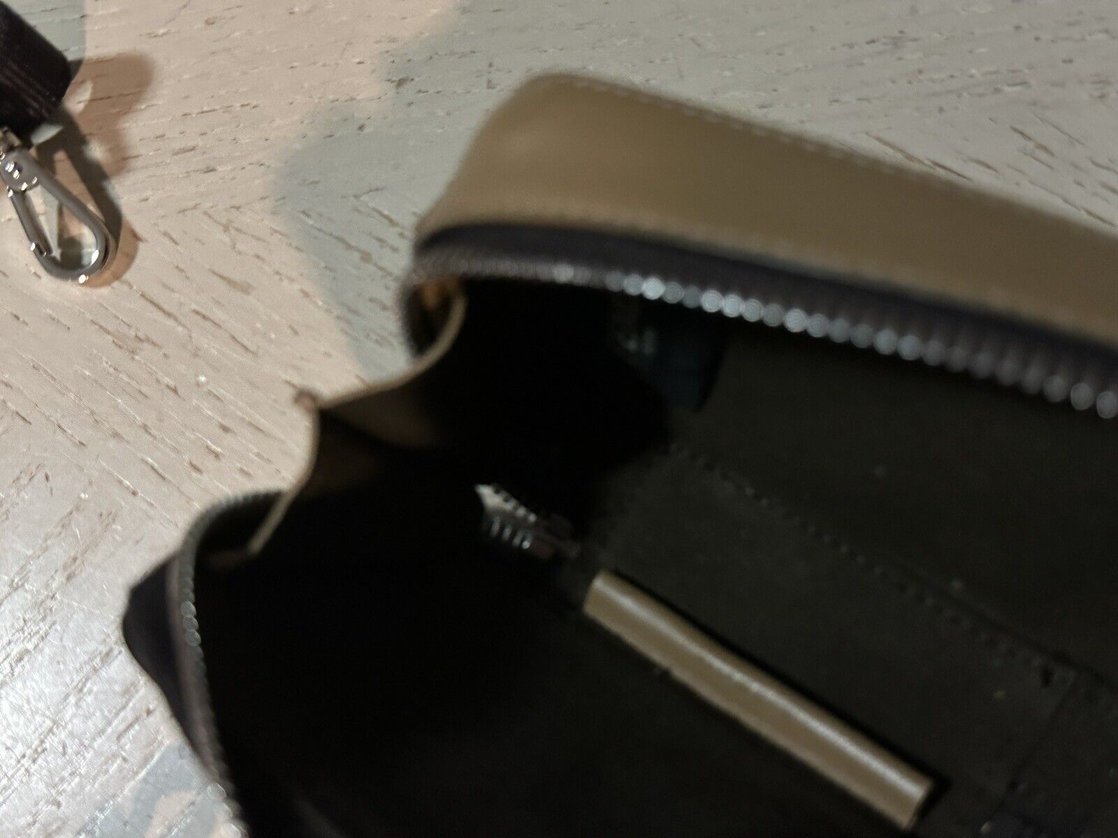 Neue 920 $ Fendi Leder/Canvas Mini-Reißverschlusstasche Braun Italien