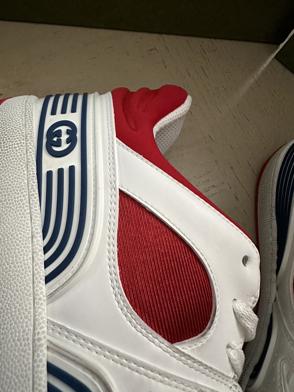 New $950 Gucci Men Demetra Basket Low Top Sneakers White/Red 9.5 US/9 UK 697882