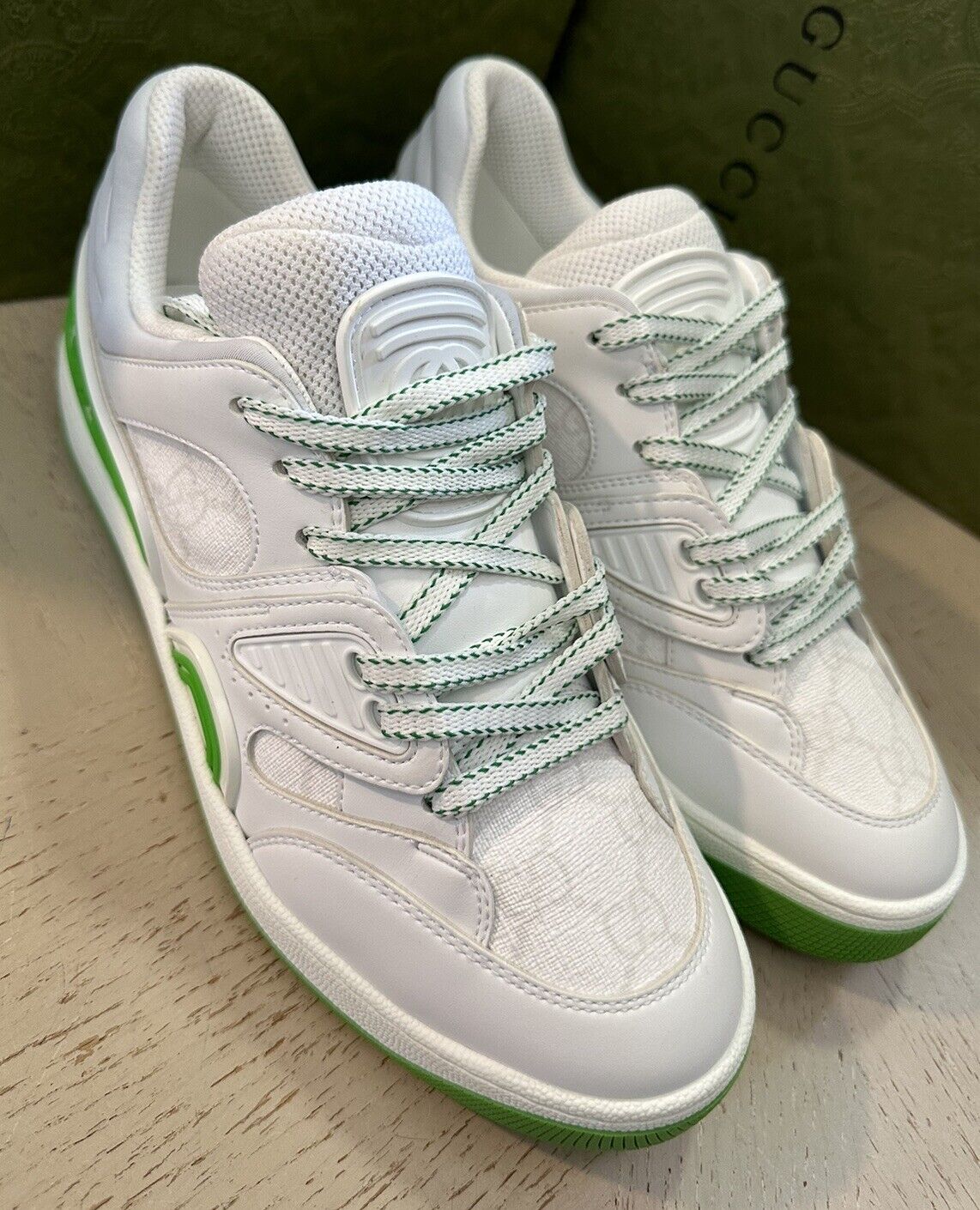 New $950 Gucci Women GG Demetra Basket Sneakers White/Green 7 US/37 Eu 700290