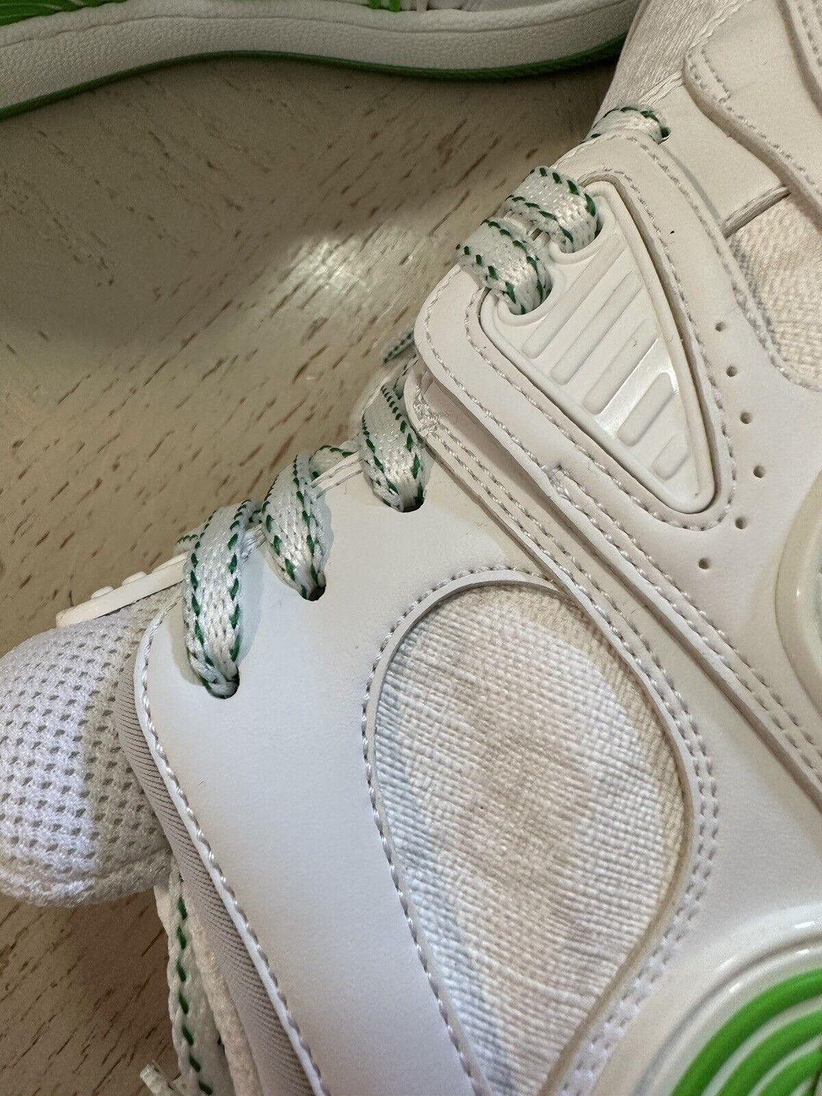 New $950 Gucci Women GG Demetra Basket Sneakers White/Green 7 US/37 Eu 700290