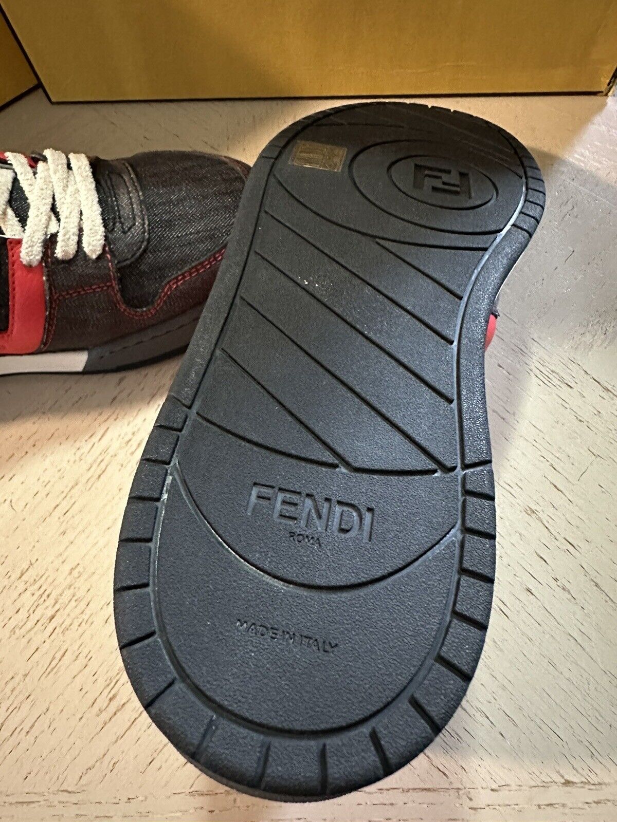 NIB $930 Fendi Men FF Fendi Leather/Fabric Iconic Sneakers Black/Red 11 US/10 UK