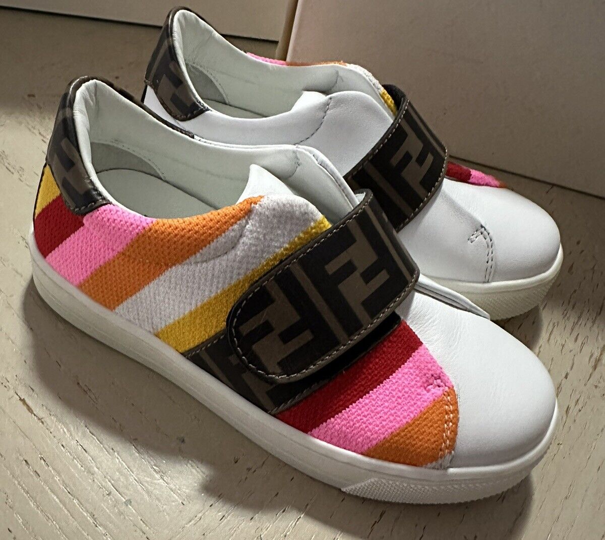 NIB $506 Fendi Girls FF Logo Sneakers Shoes White/Brown/Multi Size 25 Fendi